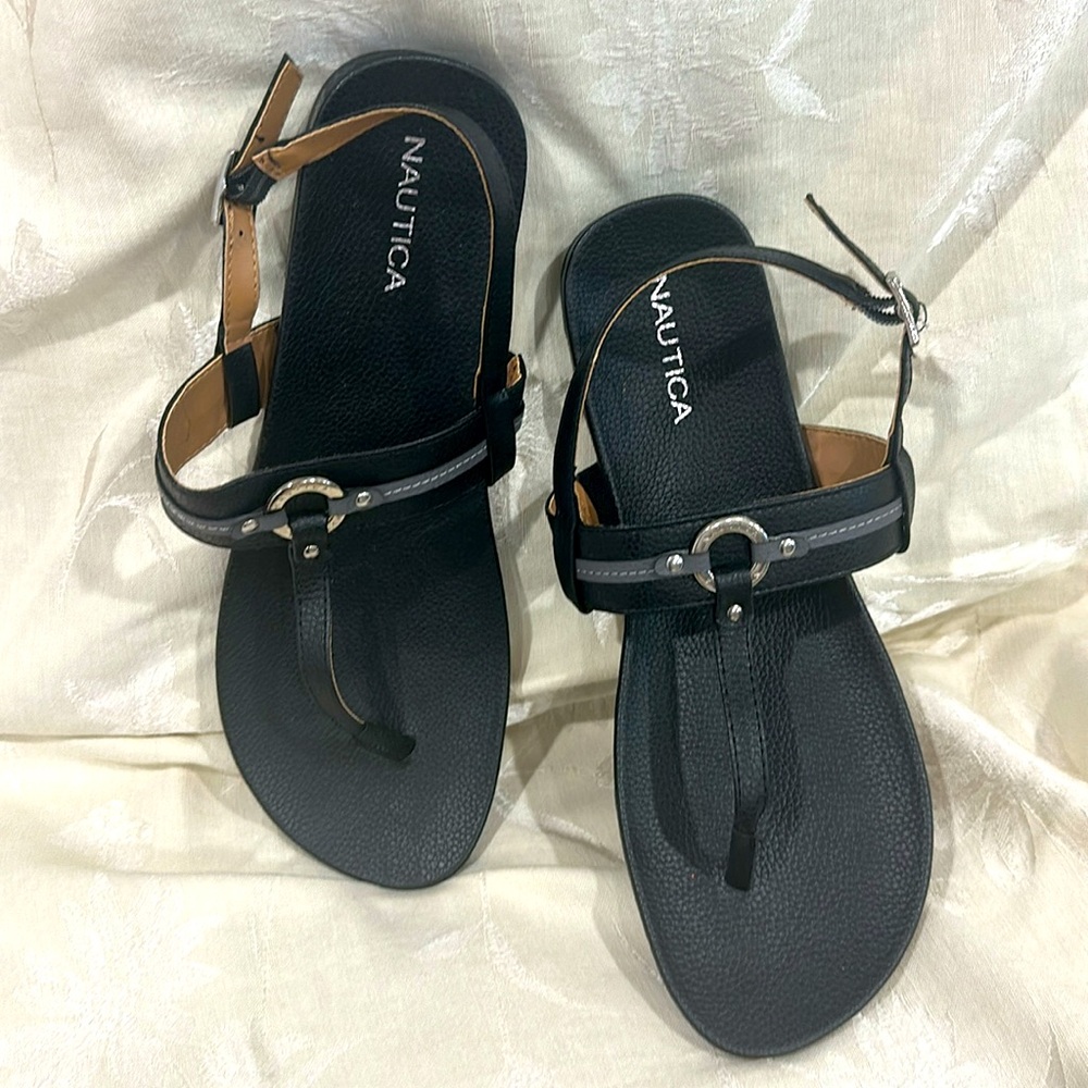 Náutica flat sandal with metal accents - size 9 - new